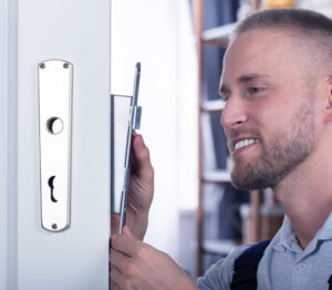 Emergency home lockout service